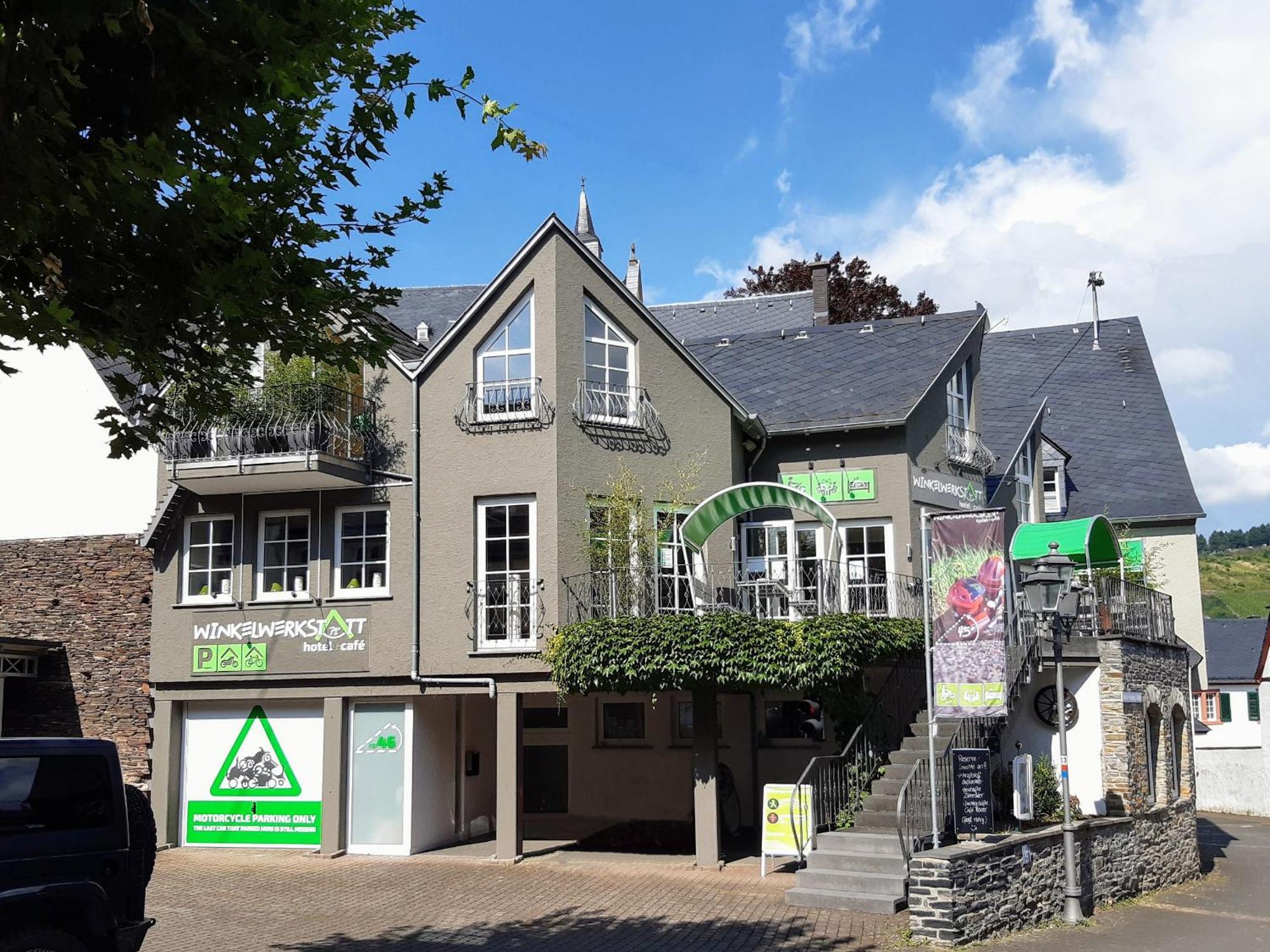 Winkelwerkstatt Hotel Krov Exterior photo